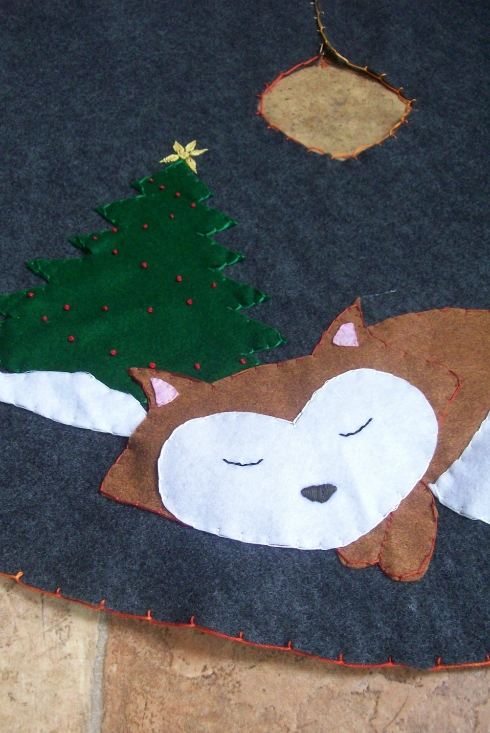 Sleeping Fox Tree Skirt 36 inch diameter