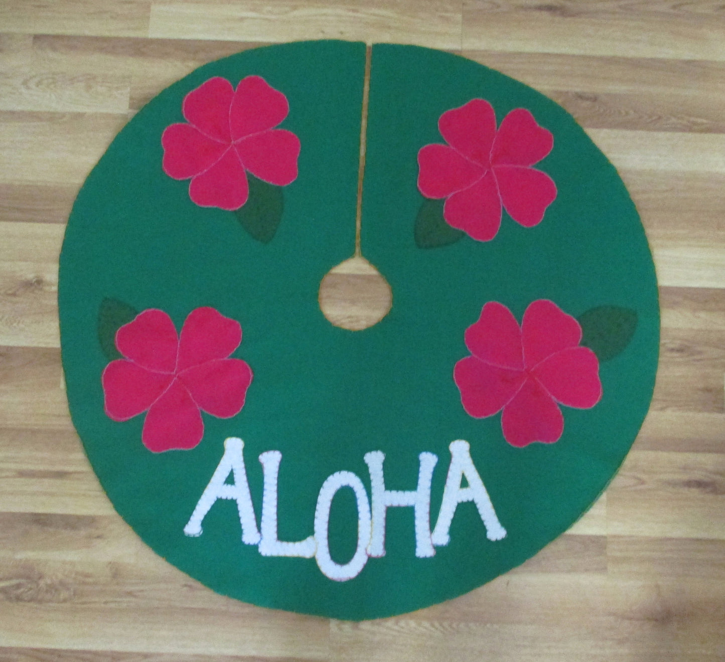 36 inch ALOHA Tree Skirt