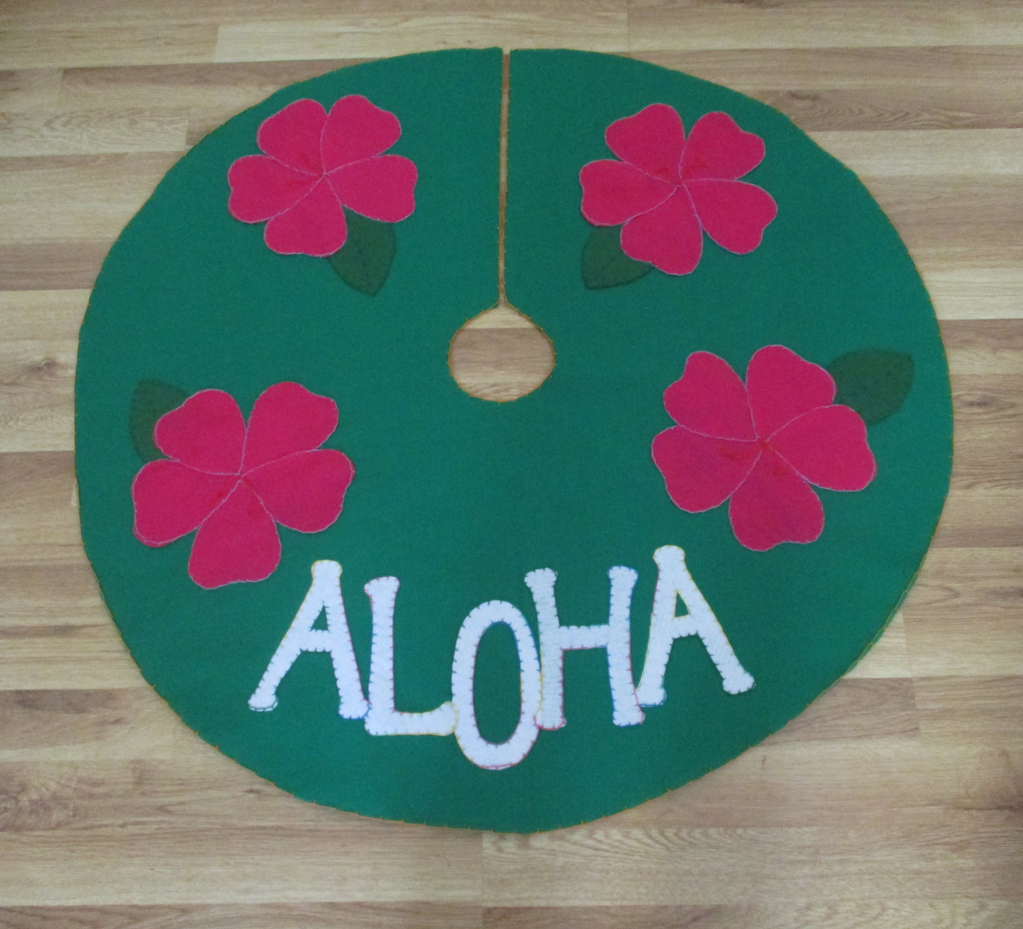 36 inch ALOHA Tree Skirt