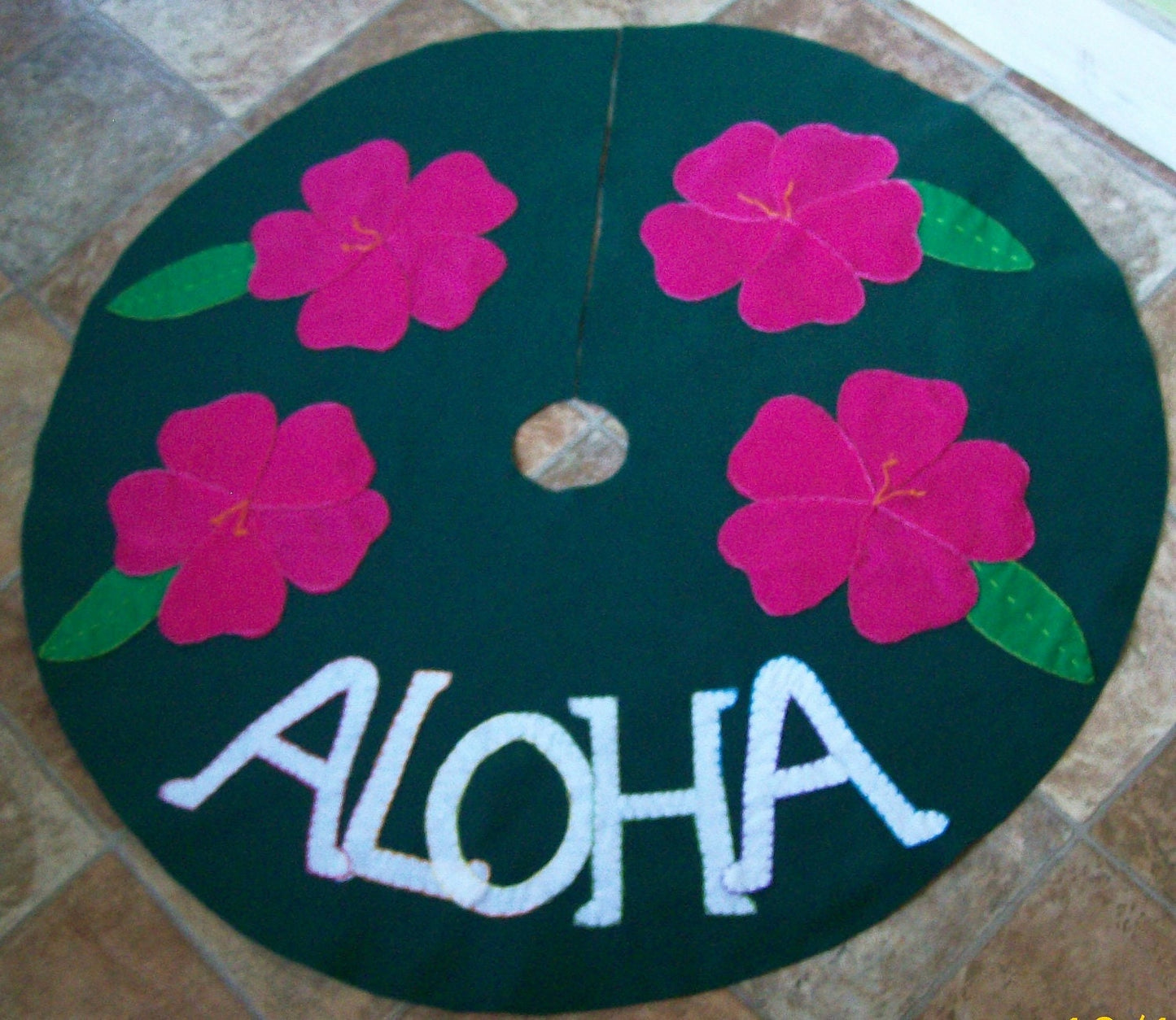 36 inch ALOHA Tree Skirt