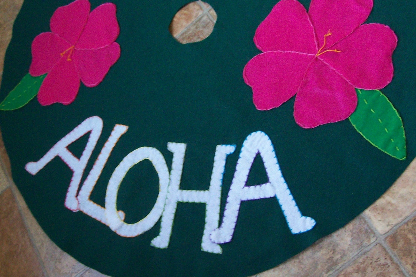 36 inch ALOHA Tree Skirt